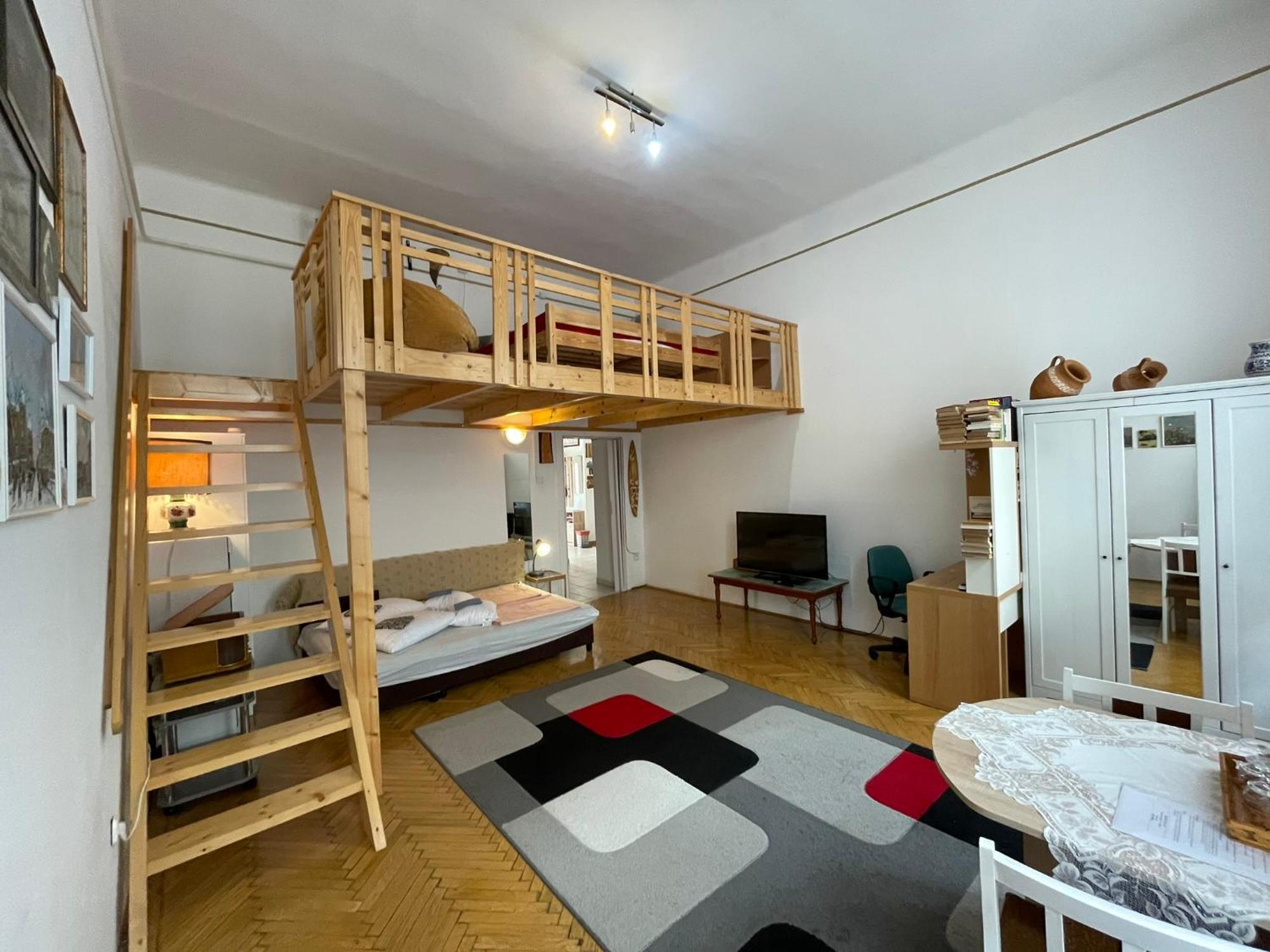 Andrassy Adventures Apartment Budapest Exterior photo