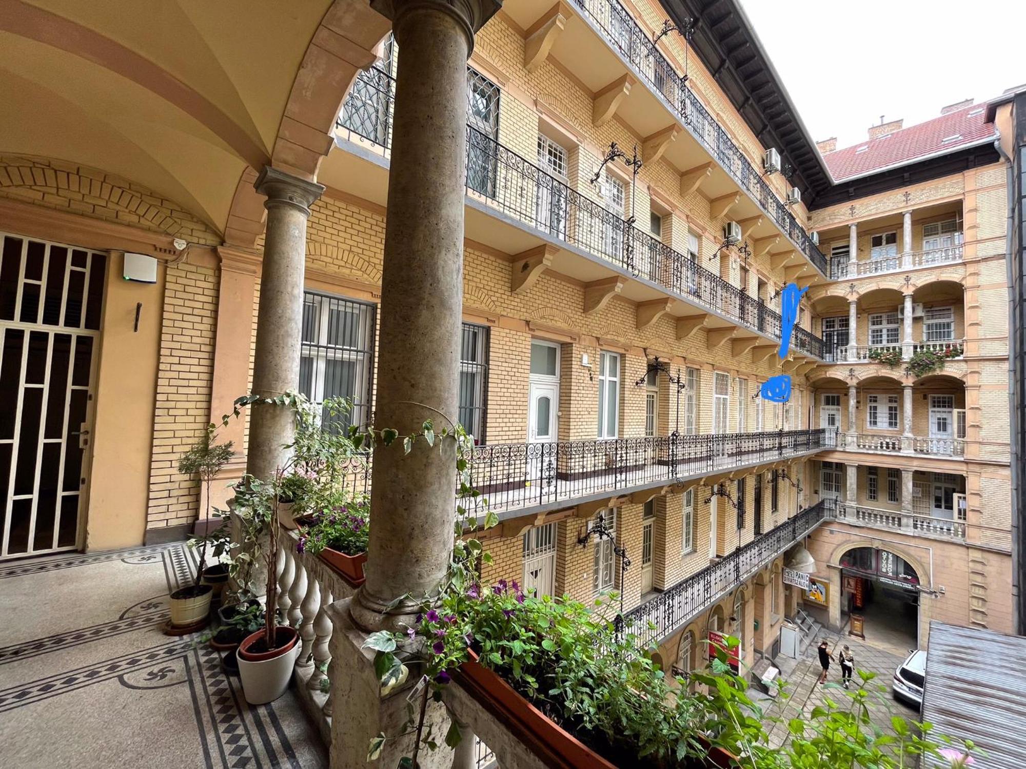 Andrassy Adventures Apartment Budapest Exterior photo